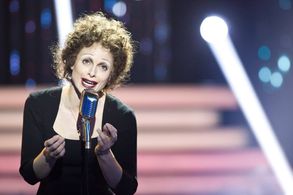 Hana Holisová in Tvoje tvár má známý hlas (2016)