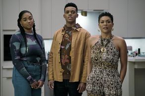 April Parker Jones, Jabari Banks, and Simone Joy Jones in Bel-Air (2022)