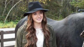 Stephanie La Rochelle as Brooke in 