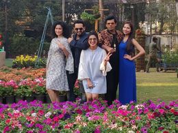 Siddarth Jadhav, Rani Agarwal, Saurabh Gokhale, Sanskruti Balgude, and Neetha Shetty in Sarva Line Vyasta Aahet (2019)