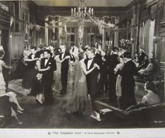 Douglas Fairbanks Jr., Marion Byron, Phyllis Crane, Marjorie Kane, Allan Lane, Loretta Young, and Rae Samuels in The For
