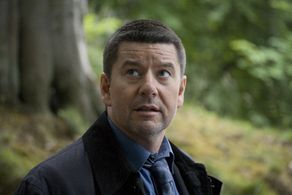 Thomas W. Gabrielsson as Leon in Livvagterne (The Protectors)