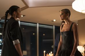 Jordan Alexander and Whitney Peak in Gossip Girl (2021)