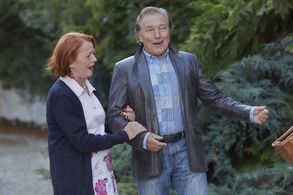 Karel Gott and Iva Janzurová in Decibels of Love (2016)