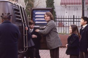 Jack Black, Miranda Cosgrove, Joey Gaydos Jr., Maryam Hassan, and Robert Tsai in School of Rock (2003)