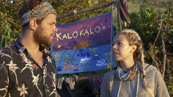 Kara Kay and Alec Merlino in Survivor (2000)