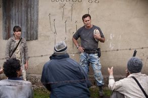 Bruce Campbell and Ilza Ponko in Burn Notice: The Fall of Sam Axe (2011)