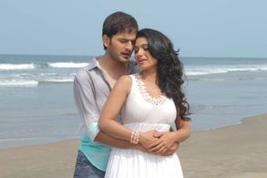 Urmilla Kanetkar Kothare and Siddharth Chandekar in Baavare Prem He (2014)