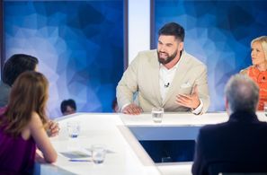 Laurent Duvernay-Tardif in Déjà dimanche! (2016)