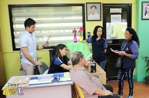 Antonette Garcia, LJ Reyes, Ces Aldaba, and Tom Rodriguez in Dear Uge (2016)