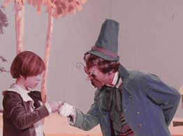 Gil Fields and Chan Mahon in The Wonderful Land of Oz (1969)