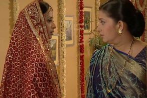 Smriti Malhotra-Irani and Achint Kaur in Kyunki Saas Bhi Kabhi Bahu Thi (2000)
