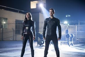 Amy Jackson and Chris Wood in Supergirl (2015)