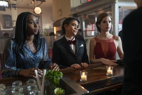 Anna Kendrick and Sasha Compère in Love Life (2020)