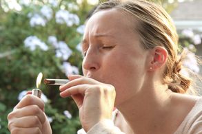 Los Bastardos: Nina Zavarin learning to smoke 