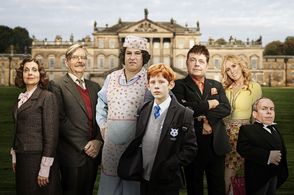 Warwick Davis, James Fleet, Rebecca Front, Catherine Tate, John Thomson, David Walliams, and Elliot Sprakes in Billionai