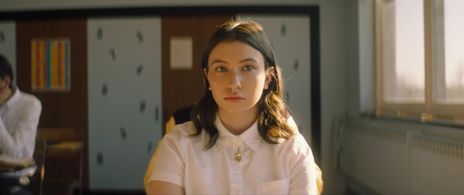 Katelyn Nacon in Linoleum (2022)