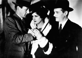 Donald Calthrop, Anne Grey, and John Stuart in Number 17 (1932)