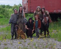 Daniel on Darwin set with Molly Parker and Nick Krause