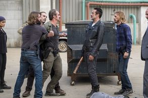 Xander Berkeley, Jeffrey Dean Morgan, Matt Mangum, Steven Ogg, and Elizabeth Faith Ludlow in The Walking Dead (2010)