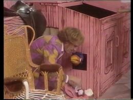Rod Hull in Emu's World (1982)