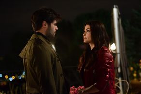 Serkan Çayoglu and Hande Erçel in Halka (2019)