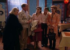 Irina Muravyova, Mikhail Zhigalov, Nelli Uvarova, and Natalya Rychkova in Ne rodis krasivoy (2005)