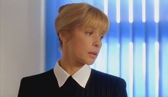 Vera Glagoleva in Zhenshchin obizhat ne rekomenduetsya (2000)