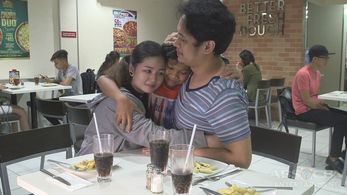 Janus Del Prado, Eliza Pineda, and Awra Briguela in Maalaala Mo Kaya (1991)