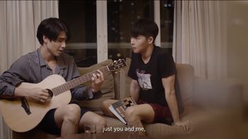 Gameplay Garnpaphon Laolerkiat and Jeff Satur in He She It (2019)