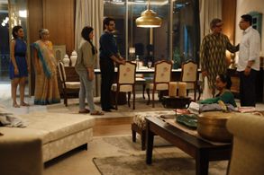 Raj Babbar, Atul Kulkarni, Ratna Pathak Shah, Meenal Sahu, Raunaq Kamdar, Swati Das, and Sanah Kapoor in Happy Family Co