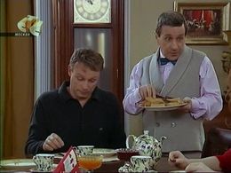 Sergey Zhigunov and Boris Smolkin in Moya prekrasnaya nyanya (2004)