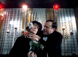 Karel Augusta and Marie Rosulková in Hodinárova svatební cesta korálovým morem (1979)