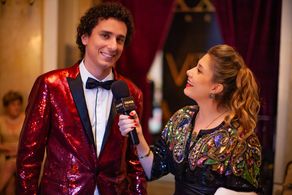 Carol Portes and Rafael Portugal in Chorar de Rir (2019)