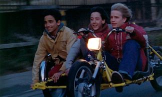 Still of Lyazzide Bakouche, Florian Delain, Jérémie Renier - La Promesse [1996]