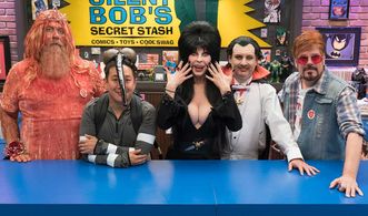Cassandra Peterson, Walter Flanagan, Bryan Johnson, Ming Chen, and Mike Zapcic in Comic Book Men (2012)