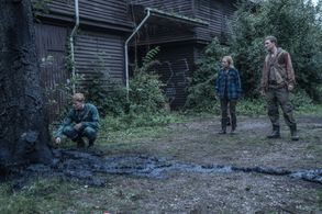 Alba August, Mikkel Boe Følsgaard, and Lucas Lynggaard Tønnesen in The Rain (2018)