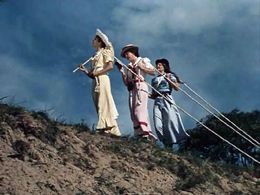 Larisa Golubkina, Irina Mazurkevich, and Alina Pokrovskaya in Troe v lodke, ne schitaya sobaki (1979)