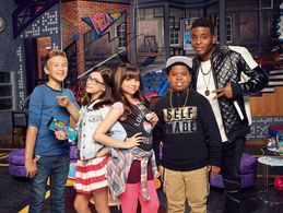 Kel Mitchell, Madisyn Shipman, Benjamin Flores Jr., Thomas Kuc, and Cree in Game Shakers (2015)