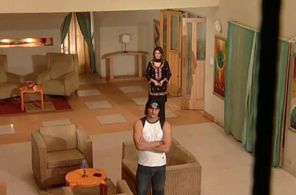 Pradeep Kharab and Surveen Chawla in Kasautii Zindagii Kay (2001)