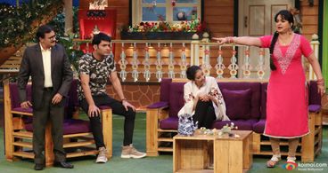 Paresh Ganatra, Manisha Koirala, Upasana Singh, and Kapil Sharma in The Kapil Sharma Show (2016)