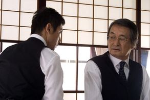 Masahiro Motoki and Tsutomu Yamazaki in Departures (2008)