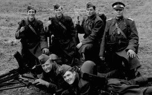 Pilou Asbæk, Jannik Lorenzen, Sebastian Bull, Elliott Crosset Hove, Gustav Dyekjær Giese, Ari Alexander, Mikkel Bentzen,