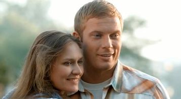 Maria Mashkova and Anton Pampushnyy in Bednaya Liz (2013)