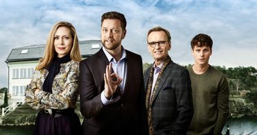 Eva Röse, Johan Ulveson, Johan Petersson, and Adam Pålsson in Helt perfekt (2018)