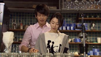 Ju-hwan Lim and Park Soo-Jin in Boys Over Flowers (2009)