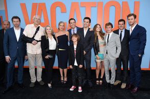 Chevy Chase, Beverly D'Angelo, Christina Applegate, Chris Bender, Jonathan Goldstein, Ed Helms, Chris Hemsworth, Skyler 
