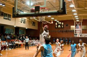 Rob Brown, Antwon Tanner, Channing Tatum, Texas Battle, and Clyde Goins in Coach Carter (2005)
