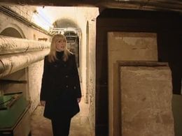 Yvette Fielding in Most Haunted (2002)