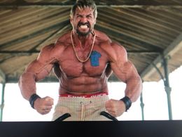 Dude in epic battle with Guy